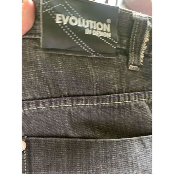 Evolution in Design Men’s Shorts - Picture 4 of 8